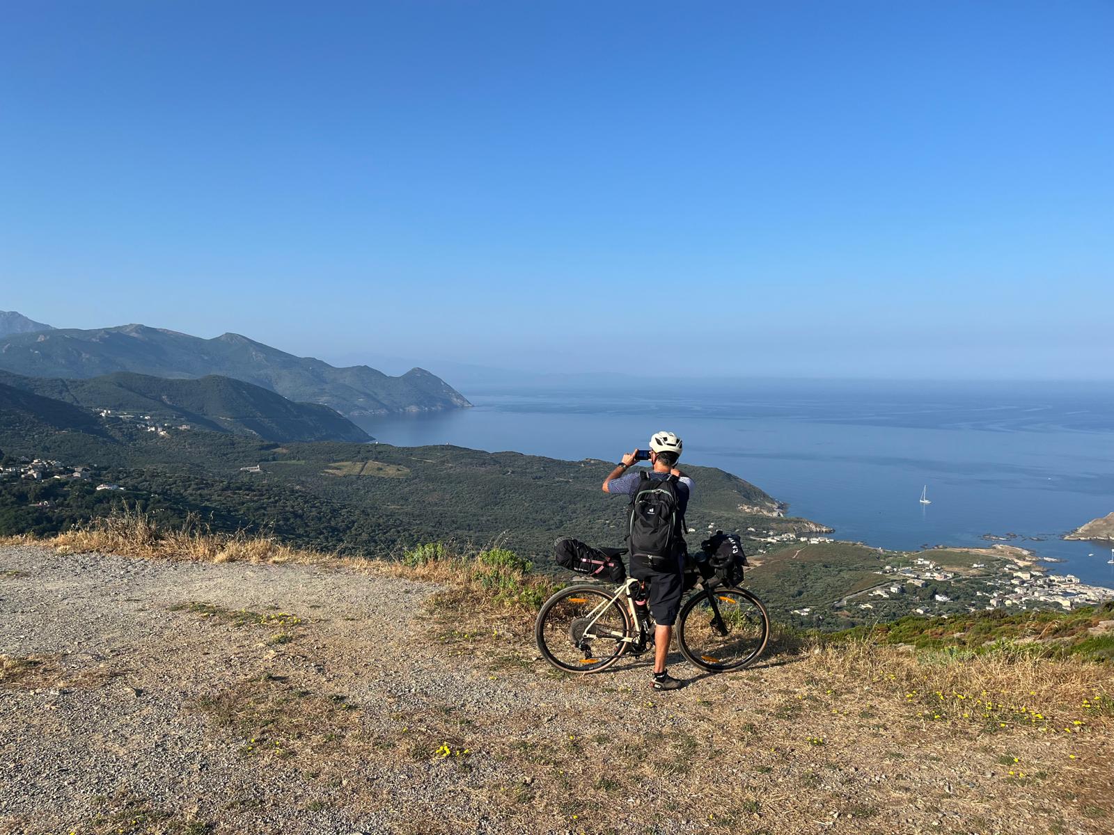  Vue depuis le Moulin Mattei sur le village de Centuri