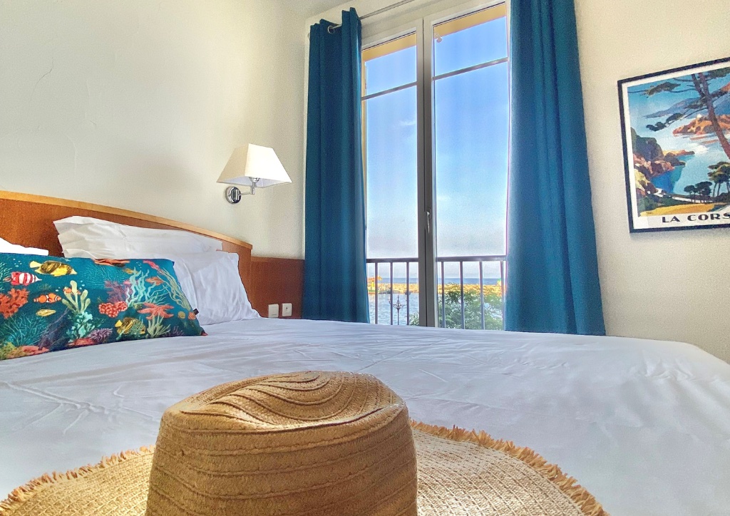  chambre avec chapeau hotel posta vecchia