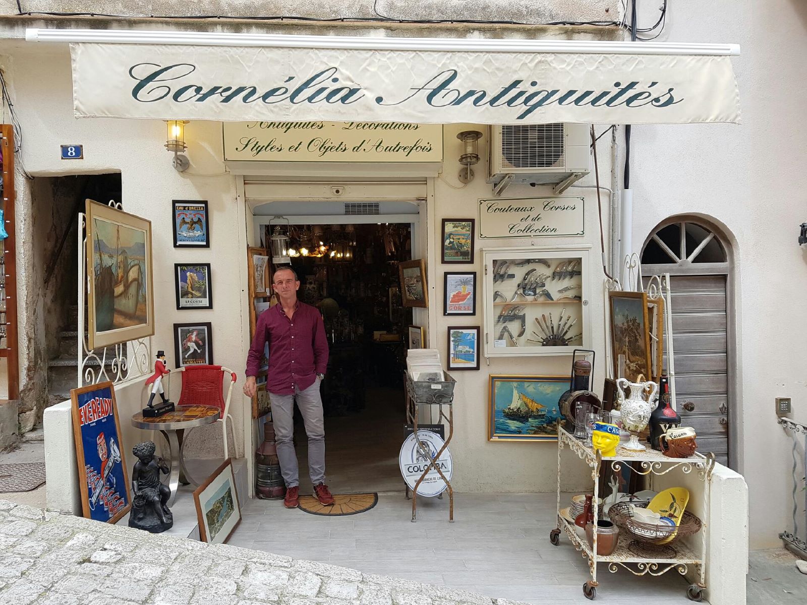  antiquaire-cornelia-boutique-corse-bonifacio-devanture