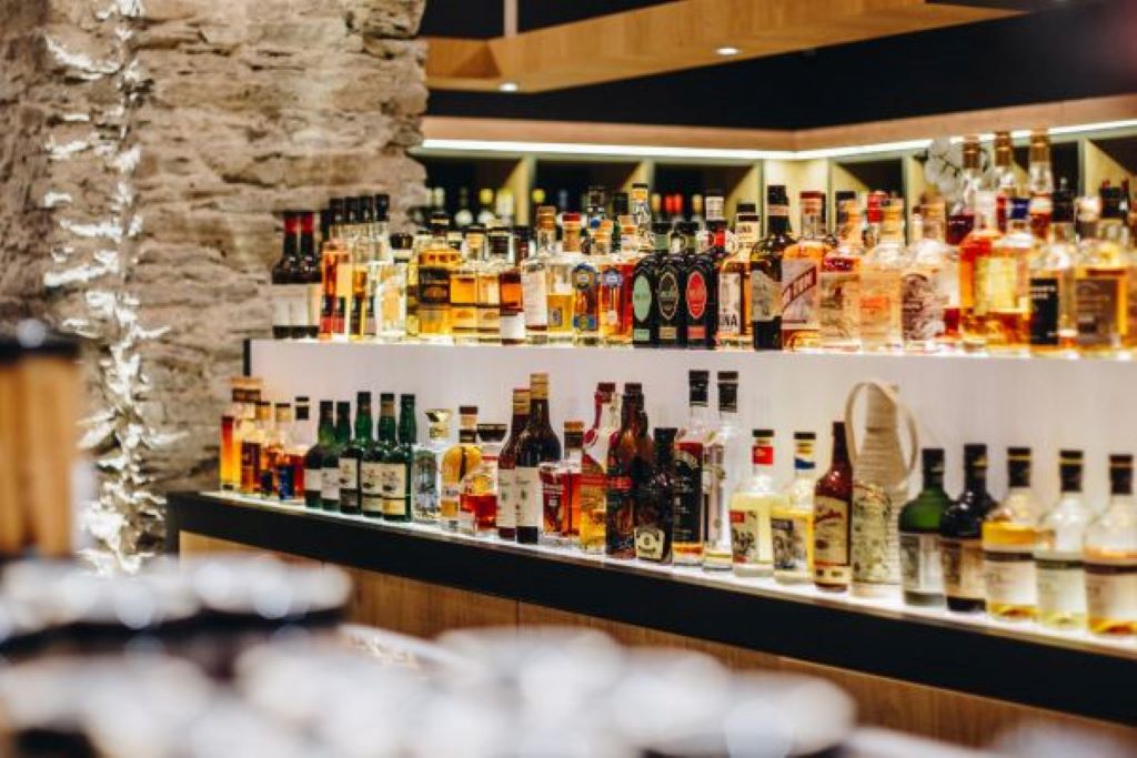  empreinte-caviste-bouteilles