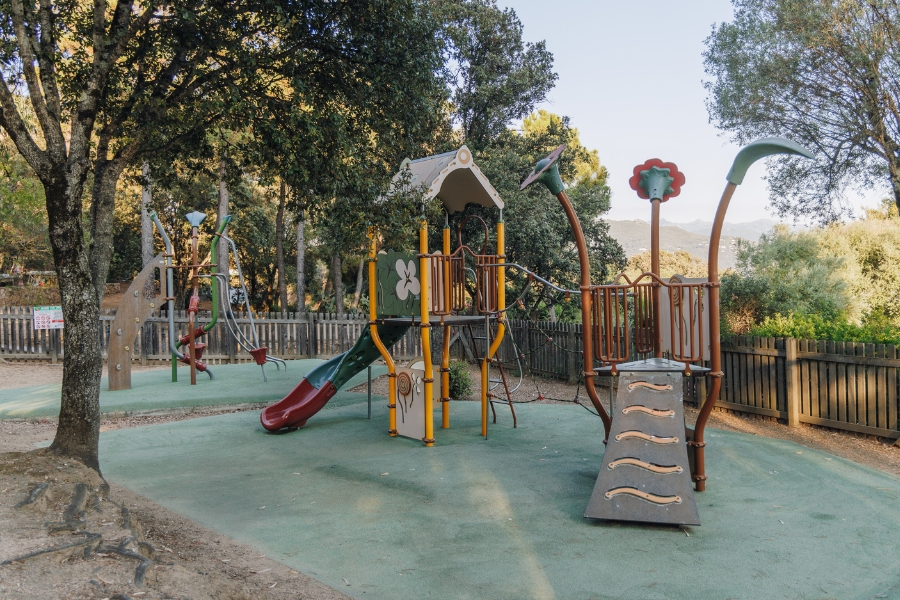  AIRE DE JEUX POUR ENFANTS