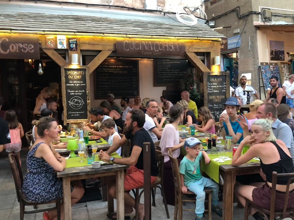 laubergecorse-citadelle-famille-restaurant-bonifacio.jpg
