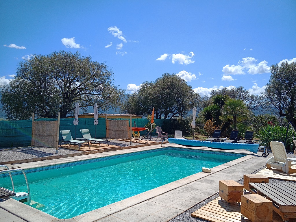  loc2a-la-piscine-vous-attend