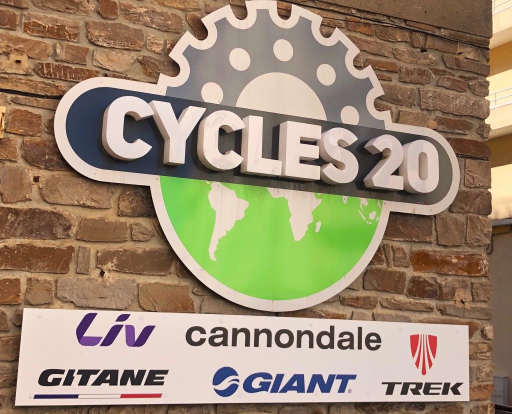  logo-facade-cycles-20-2