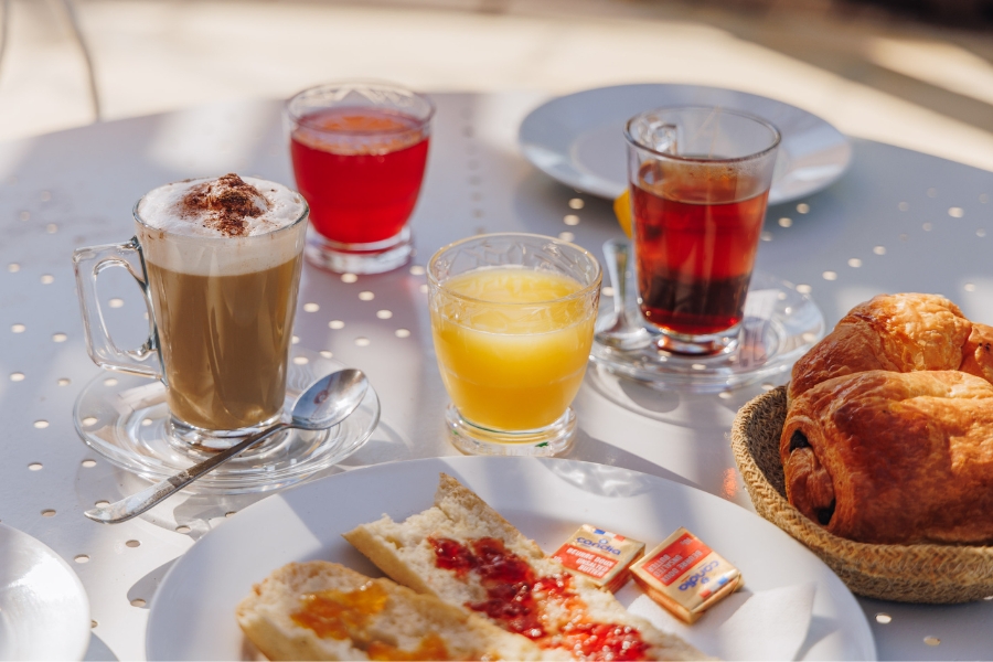  PETIT DEJEUNER LA PAILLOTE BAR RESTAURANT