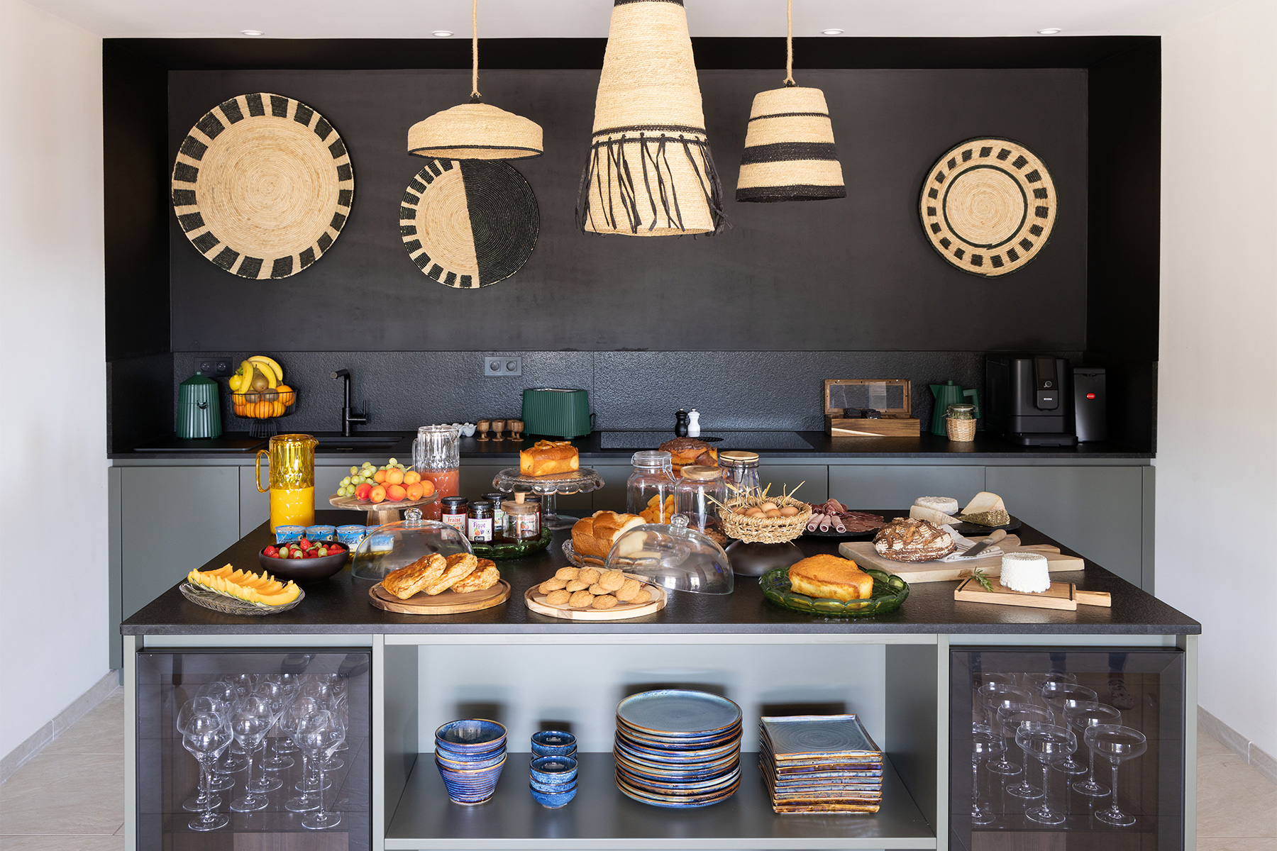  petit-dejeuner-buffet-hotel-4-etoiles-favone-corse-du-sud