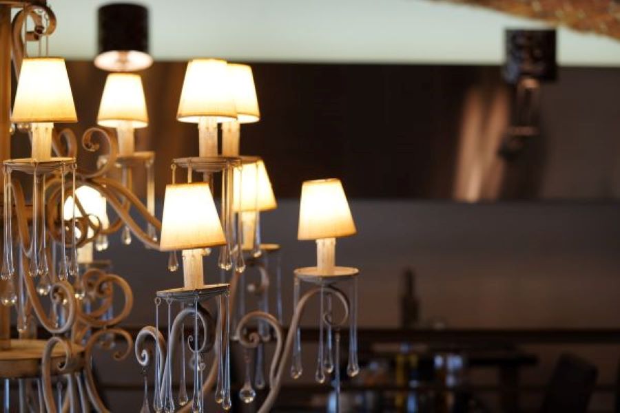  pub-concorde-lustre-detail