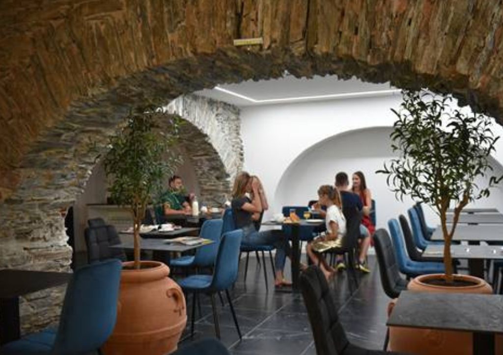  salle-petot-dej-hotel-continental