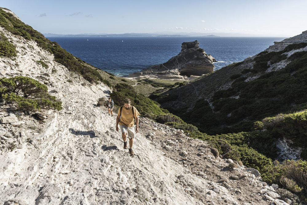  sentier capu pertusatu bonifacio marcheur