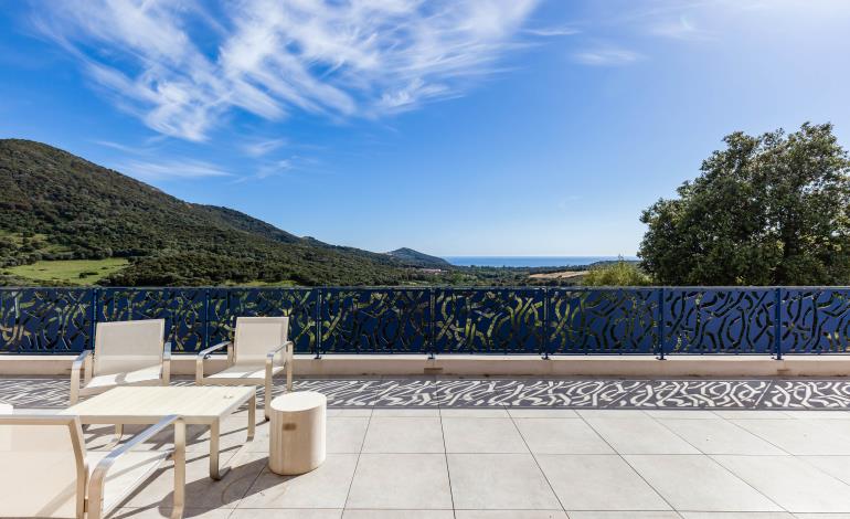 terrasse et vue mer jperez │photoikos.com │lookmeluck.com