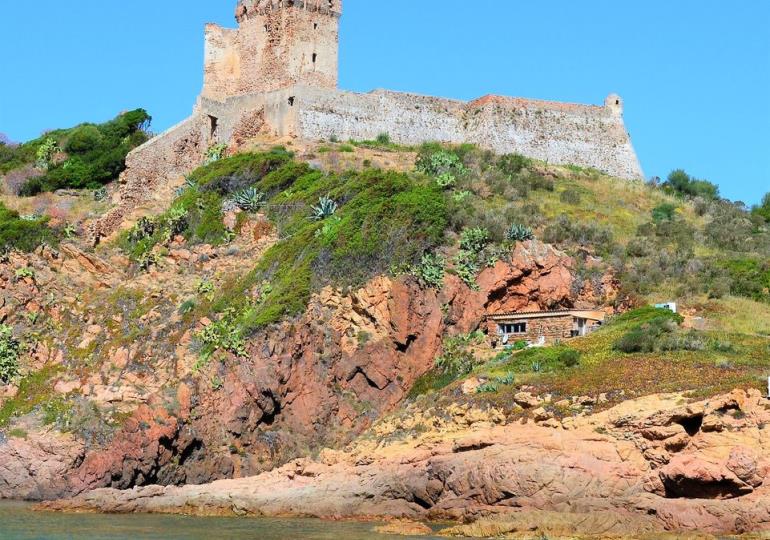 tour et fortin girolata